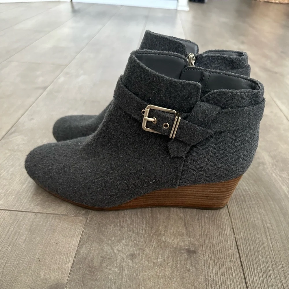 Dr. Scholl Foam Technology Darcy Wedge Booties women’s sz 8